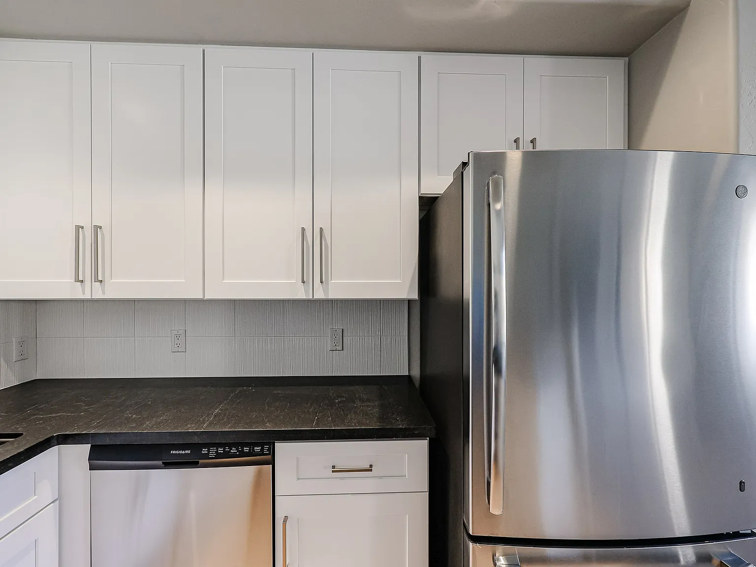 2 bed, 1244 sqft, $2,100 — Photo 4