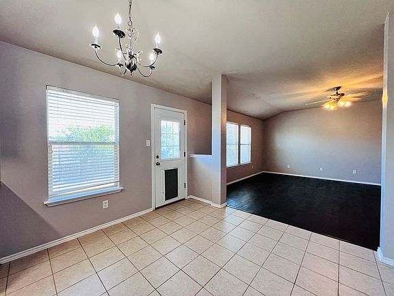 3rd image of 6708 Golden Oak Ln