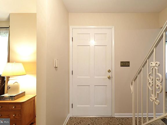 4th image of 631 Wiltshire Dr