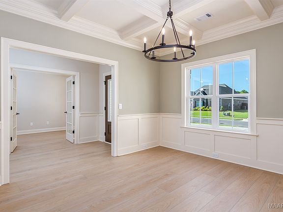 3rd image of 392 Quail Run