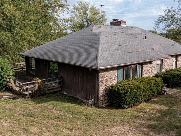 425 SE 1000th Rd, Leeton, MO 64761