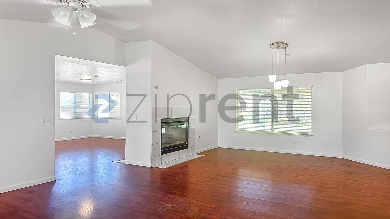 3 bed, 1525 sqft, $2,400 — Photo 3