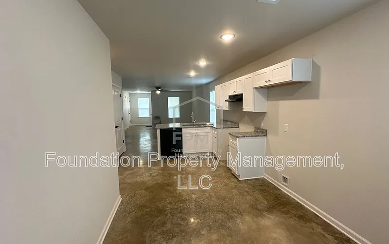 3 bed, 2.0 bath, 1225 sqft, $1,550 — Photo 4