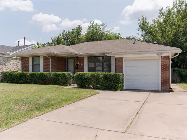 1738 Carlisle Rd, The Village, OK 73120
