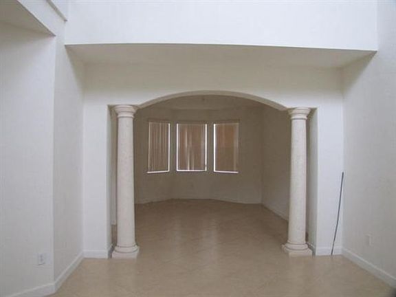 20140421193240618039000000-o