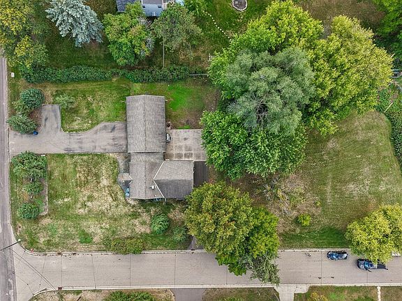 3rd image of 593 Century Ave N