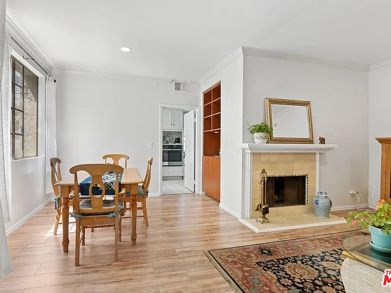 1375 Kelton Ave #108 — Photo 7