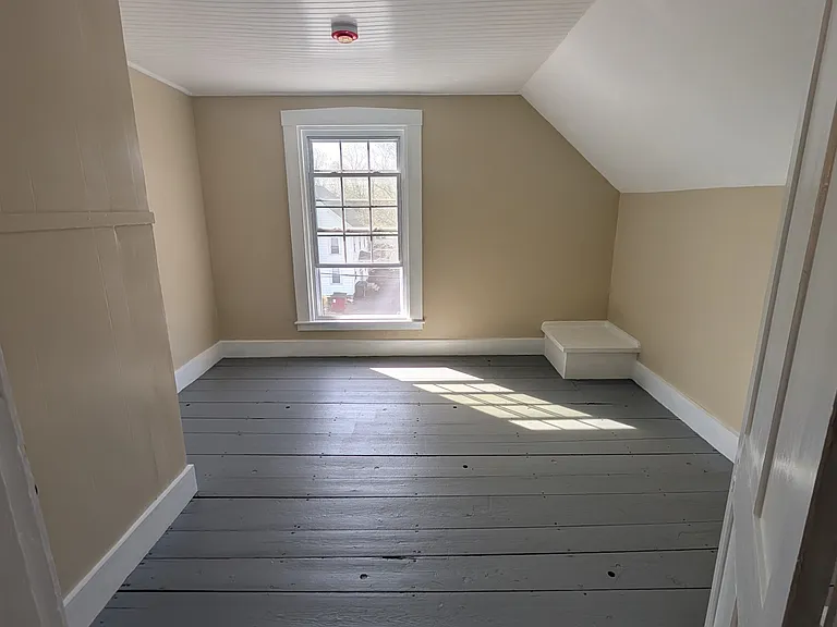 Brunswick Ave — Photo 10