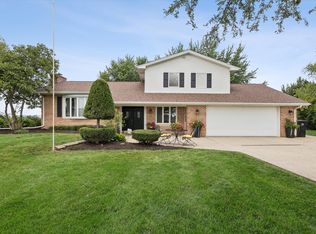 2842 234th St, De Witt, IA 52742