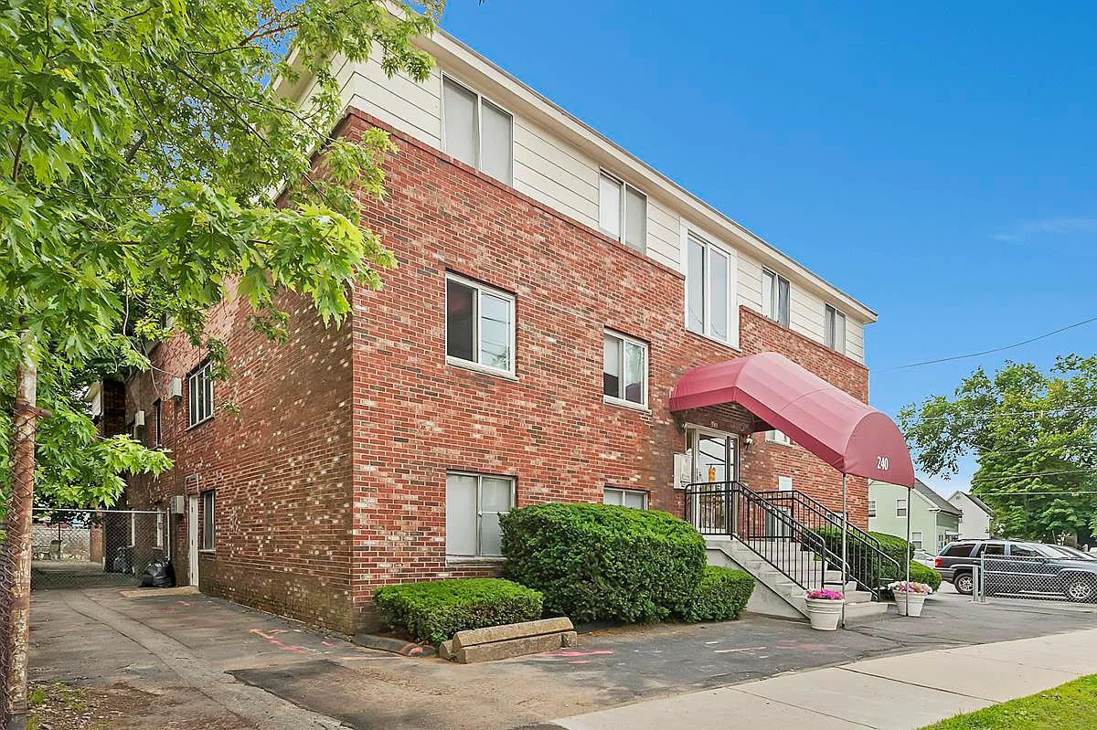 2 bed, 1.0 bath, $2,300 — Photo 1