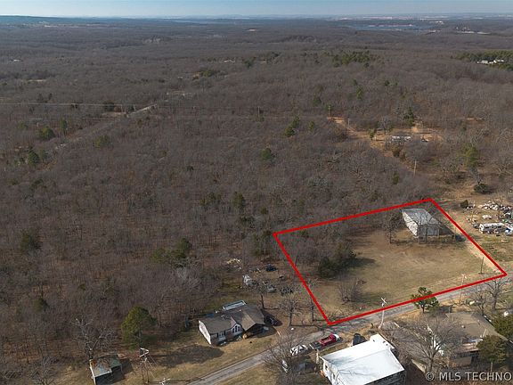 3rd image of 380 E 437th Rd