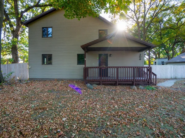 306 E Grove St, Shell Rock, IA 50670
