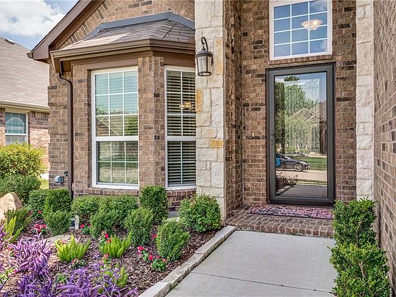 3rd image of 878 Witherby Ln