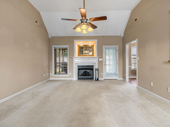 4th image of 109 Hastings Ln