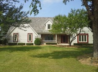 2395 Wynfield Ct, Brookfield, WI 53045