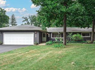 602 Hickory Rd, Woodstock, IL 60098