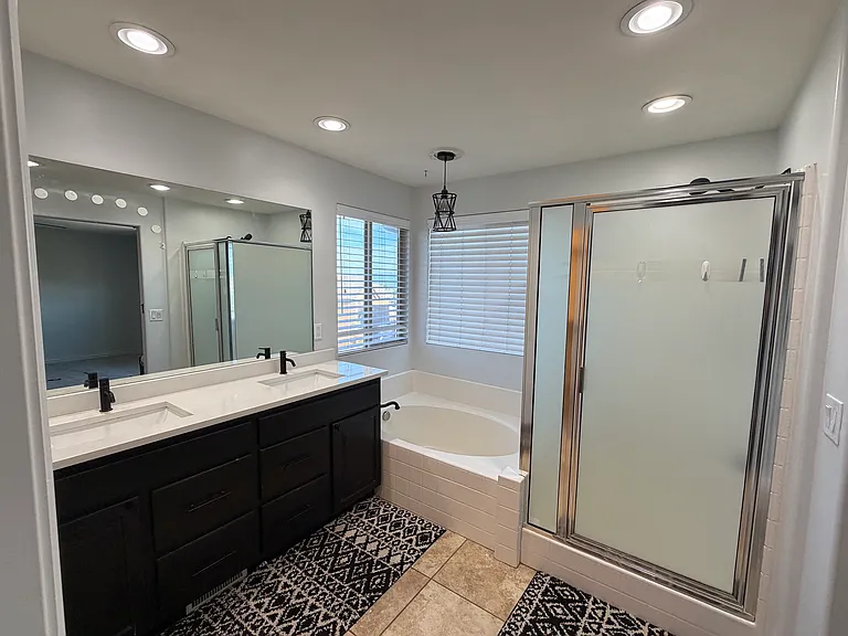 2769 W Shady Hollow Ln — Photo 17