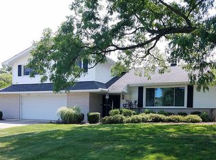 25276 Cardington Dr, Beachwood, OH