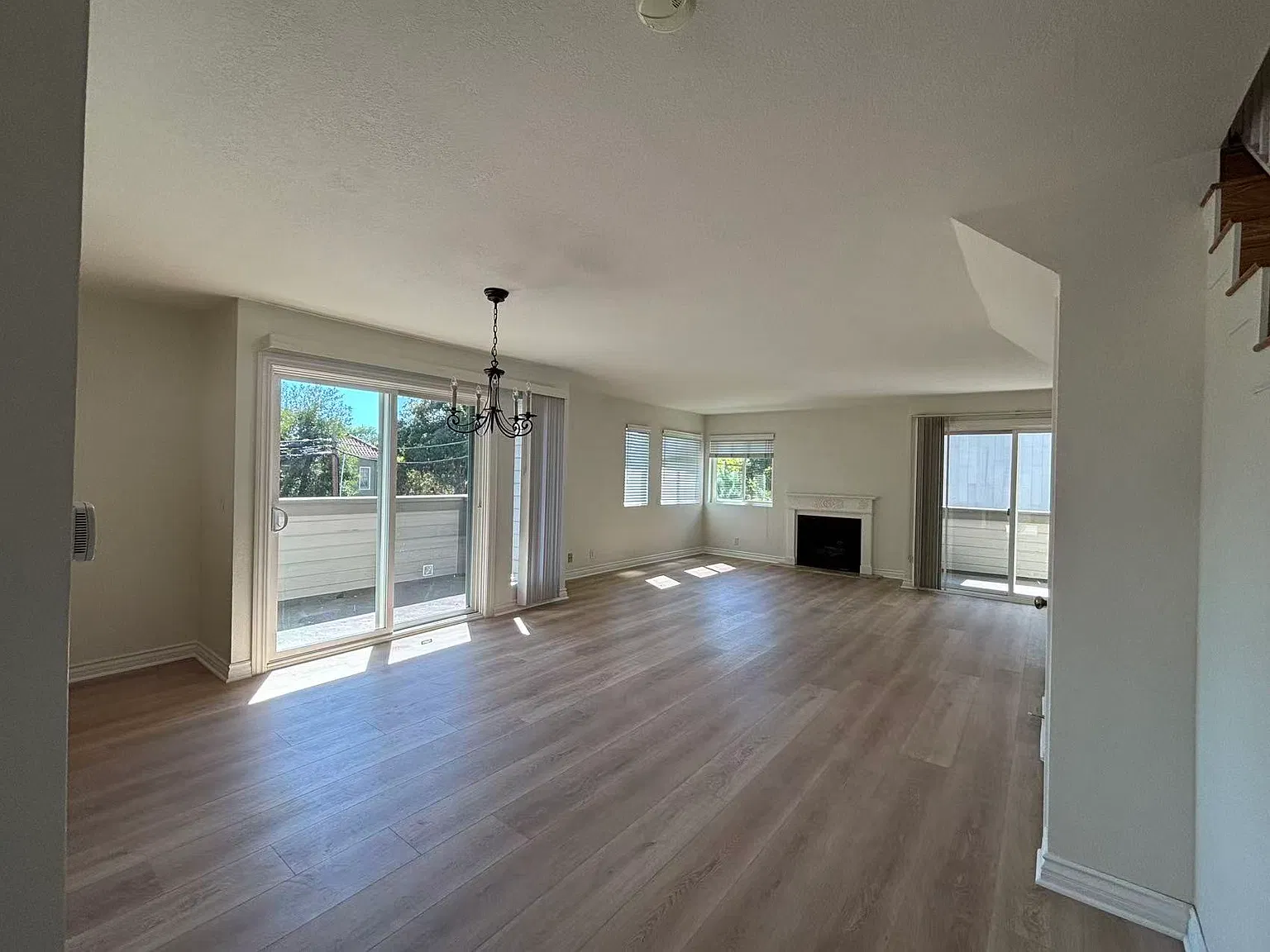 2 bed, 2.5 bath, 1215 sqft, $3,200 — Photo 2