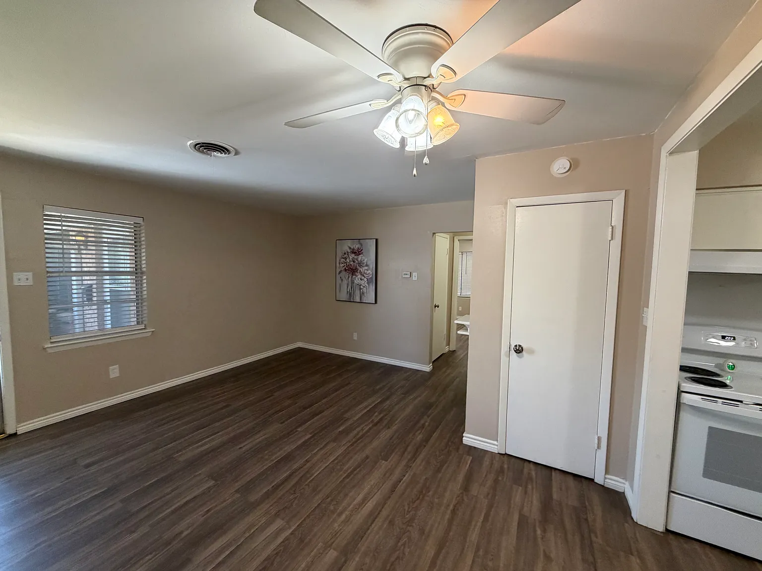 2 bed, 800 sqft, $1,499 — Photo 3