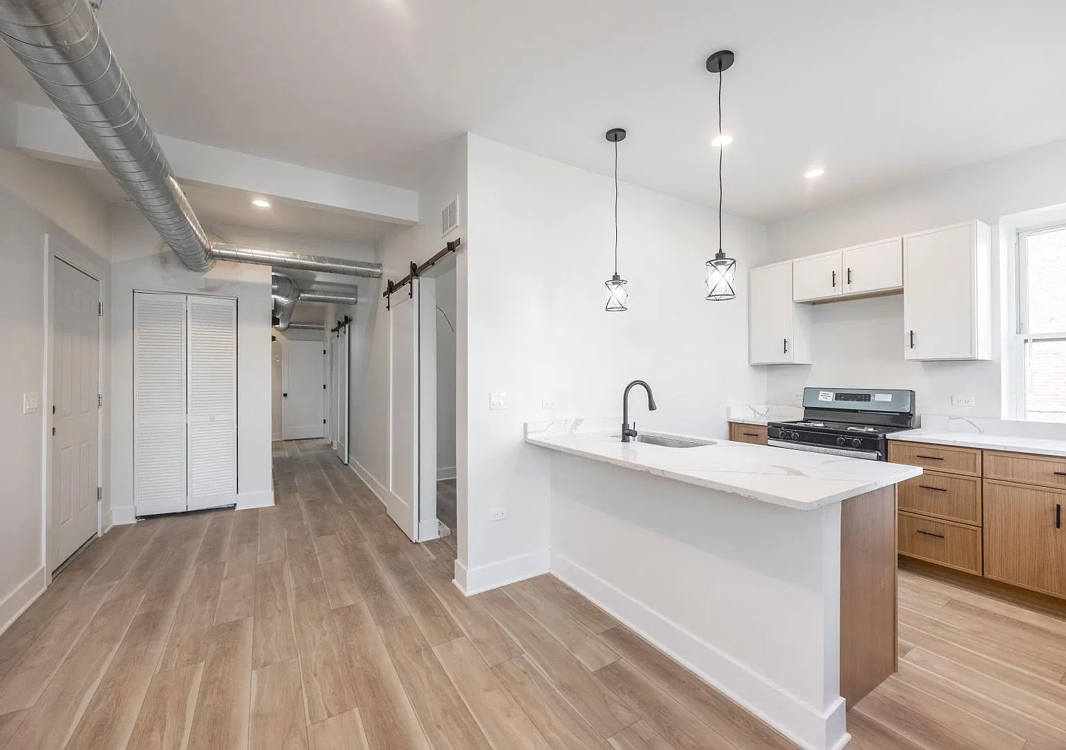 3 bed, $2,825 — Photo 3