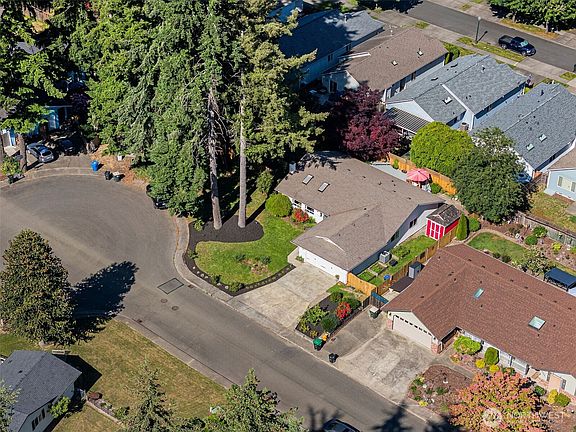 3rd image of 4434 Juli Court SE