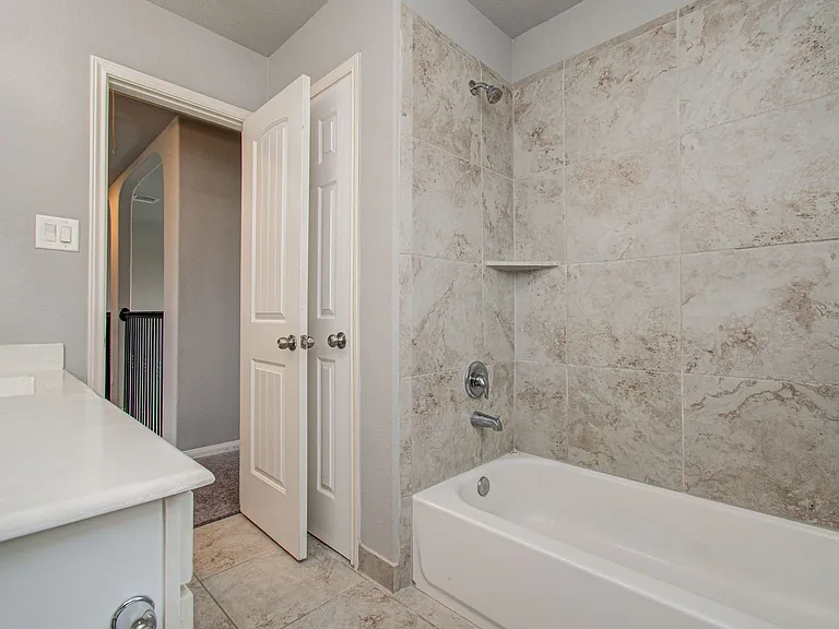 24331 Kee Cresta Ct — Photo 27