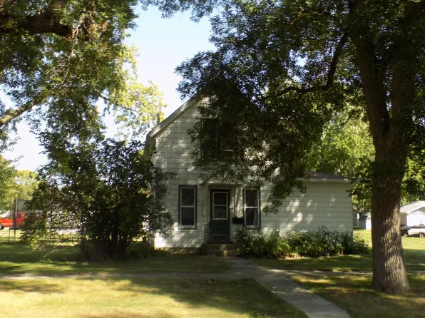 301 S Griffin St, Lakefield, MN 56150