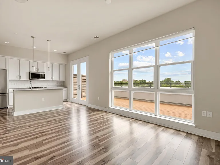 1800 Mount Vernon Ave #401 — Photo 9