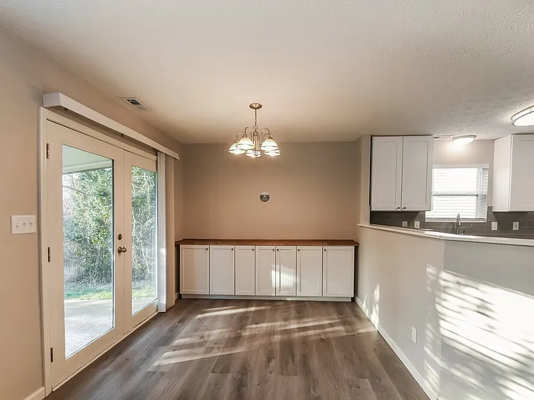 7548 Sycamore Grove Ct — Photo 8