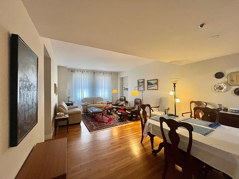 4 Charlesgate E #402 — Photo 2