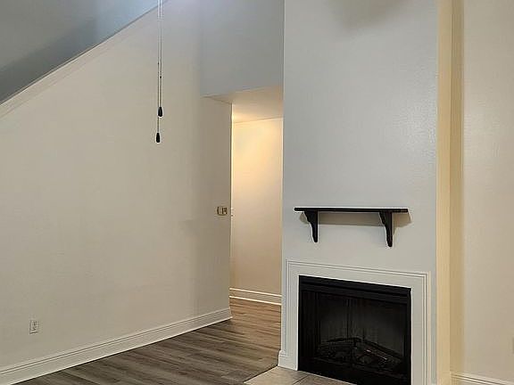 3rd image of 5169 Etta St #10-G