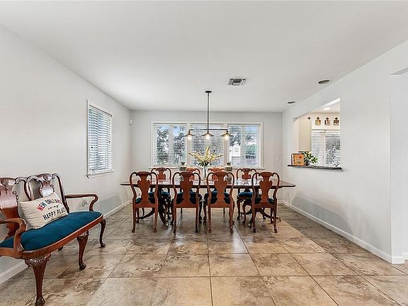 5th image of 3600 Ridgeway Dr
