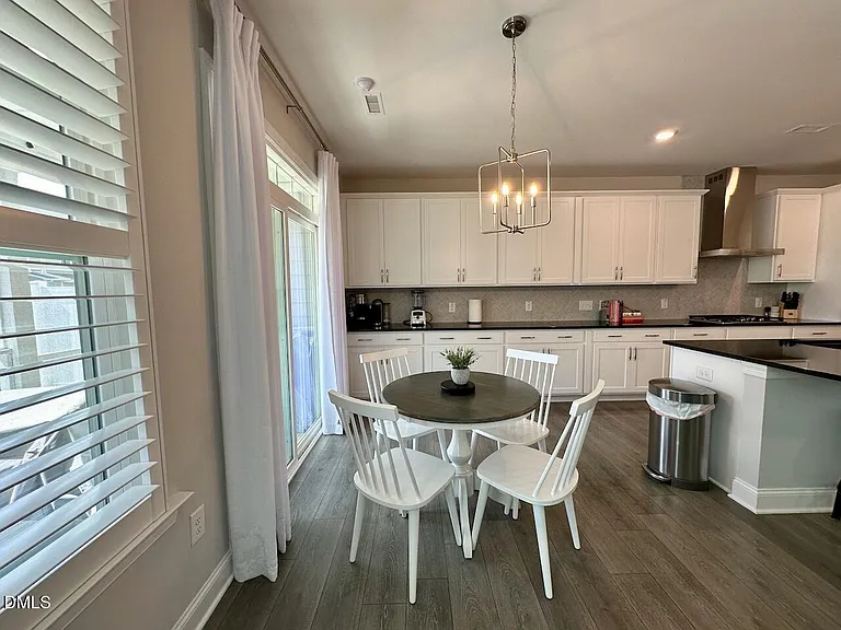 111 Cressida Woods Dr — Photo 5