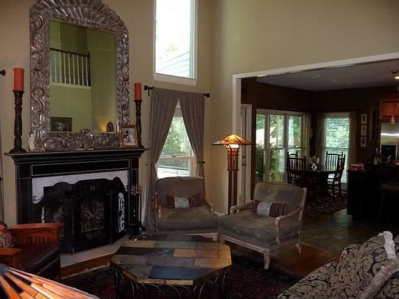 Living/Family Room looking into kitchen