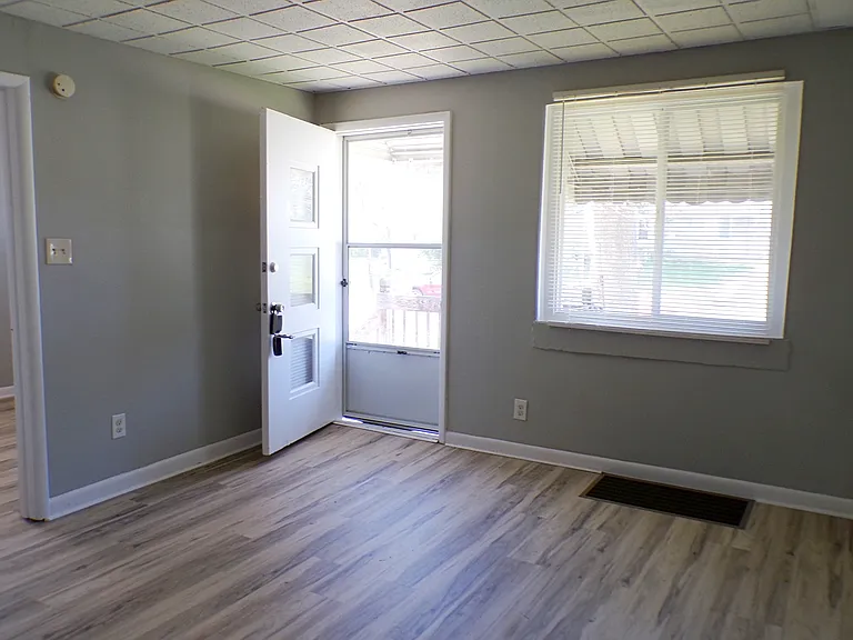 152 Collingwood Ave #152 — Photo 6