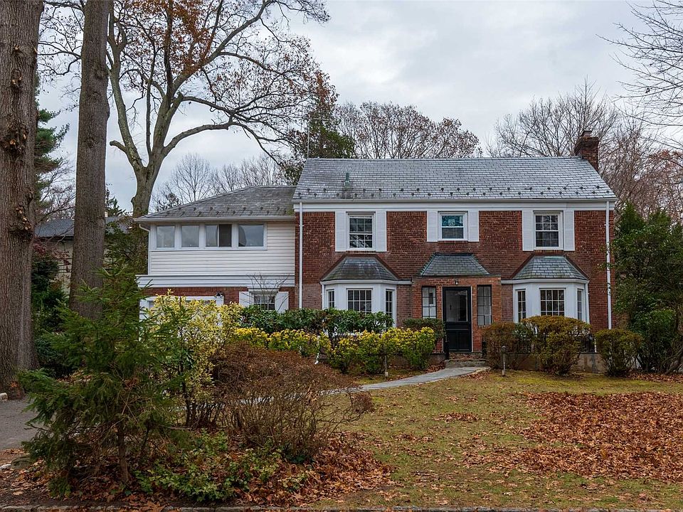 1st image of 6 Woodland Pl