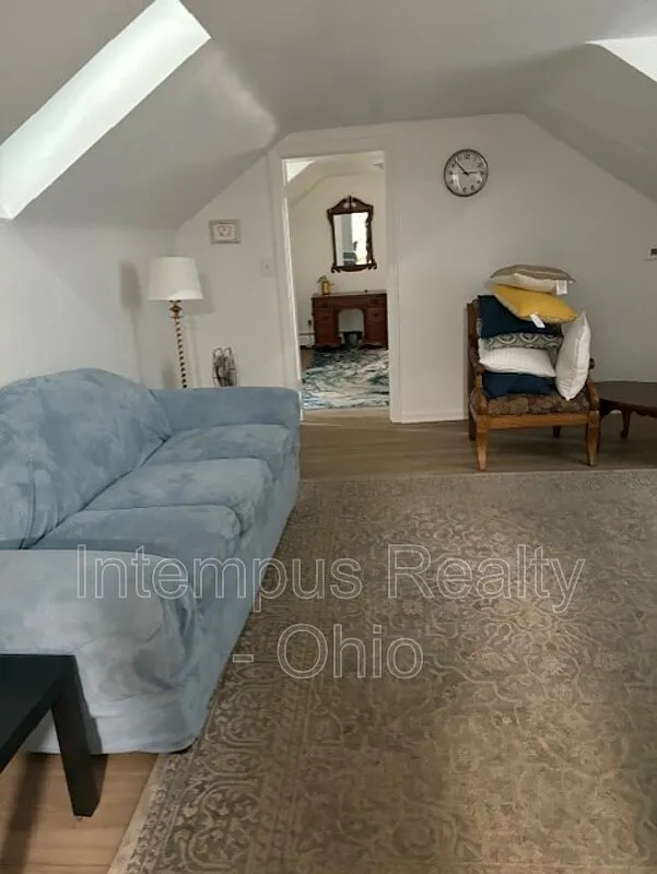 1 bed, 1.0 bath, 2062 sqft, $900 — Photo 4