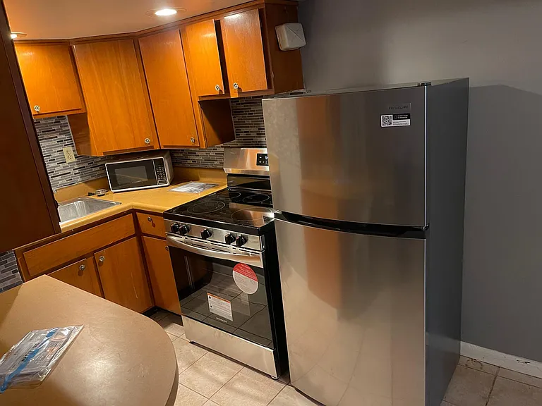 340 State St #1 — Photo 8