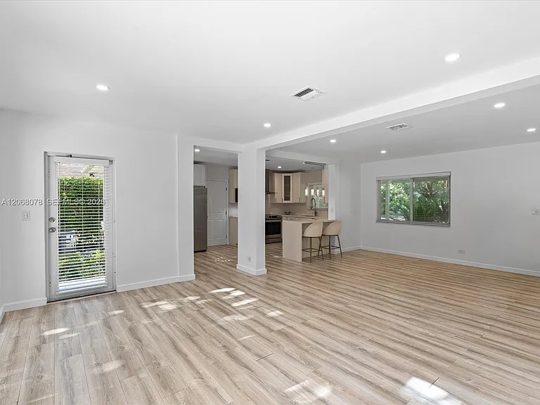 5406 S Le Jeune Rd — Photo 14
