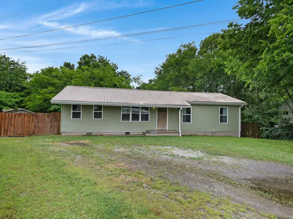 39 Fine St, Rossville, GA 30741