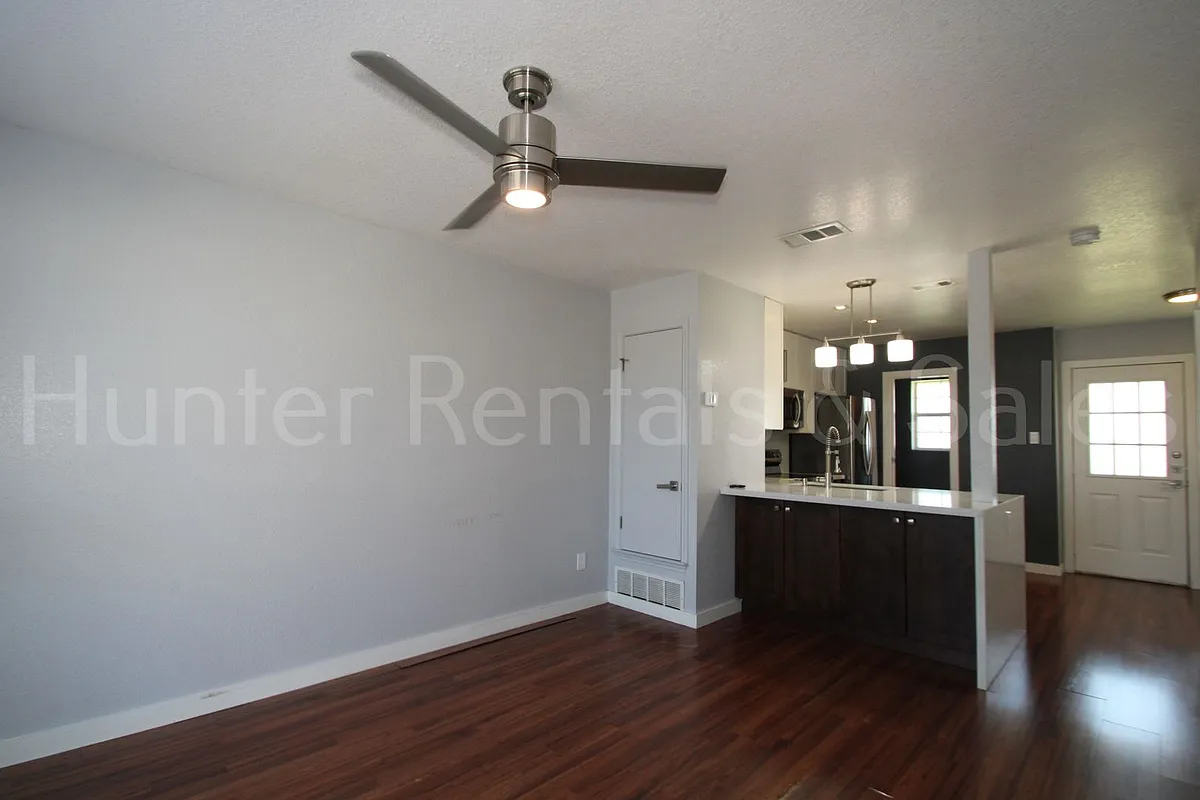 Building Photo - 3802C Gus Dr