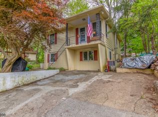 3 Dickerson Rd, Lake Hopatcong, NJ 07849