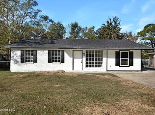 5659 Rose Dr, Moss Point, MS 39563