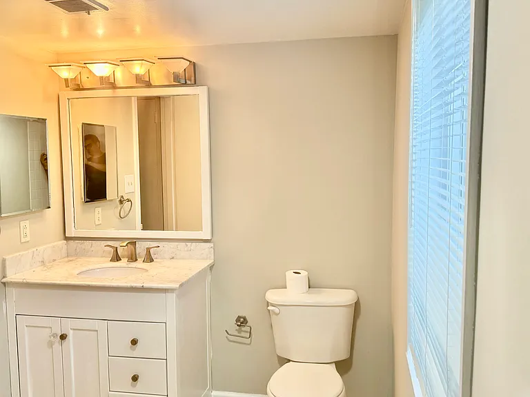 1534 Northgate Sq #11C — Photo 14