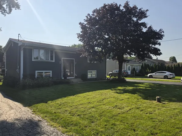 1S205 Valley Rd, Lombard, IL 60148