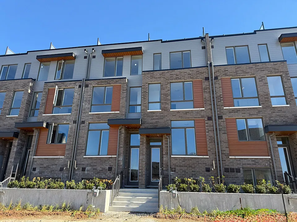 392 Lawrence Heights Way