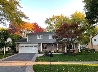 2636 Chesapeake Ln, Northbrook, IL