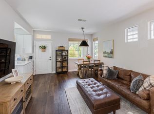 2032 Easton Dr, Petaluma, CA