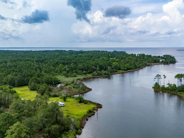 330 Martin Creek Drive, Beaufort, NC 28516